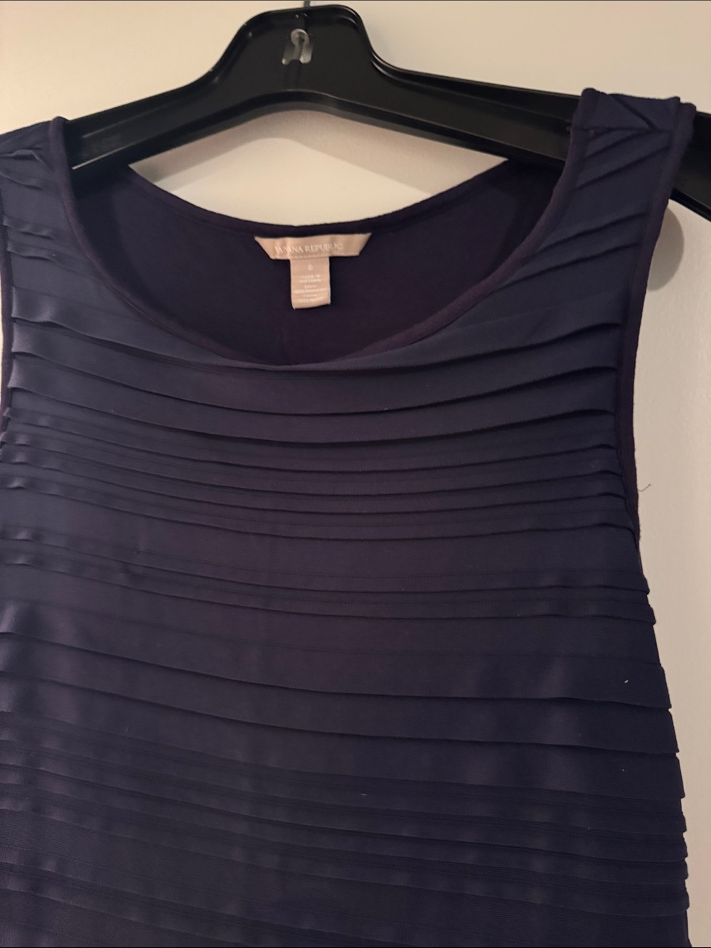 Banana Republic Navy Pleated Layered Tank Lined Size S GUC - Picture 2 of 11